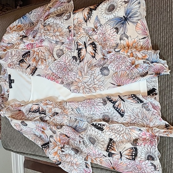 Sara Michelle Cardigan and Attached Shell - Picture 13 of 13